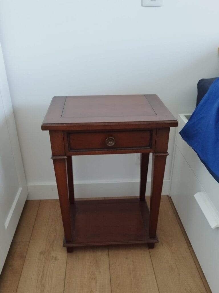 Chevet en merisier de style Directoire après décapage par aérogommage, révélant un bois blond naturel et une marqueterie fine. — photo 7